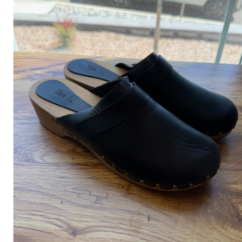 Lisa B. Black Leather Wooden Platform Clogs Studded Mules Size 9.5/10